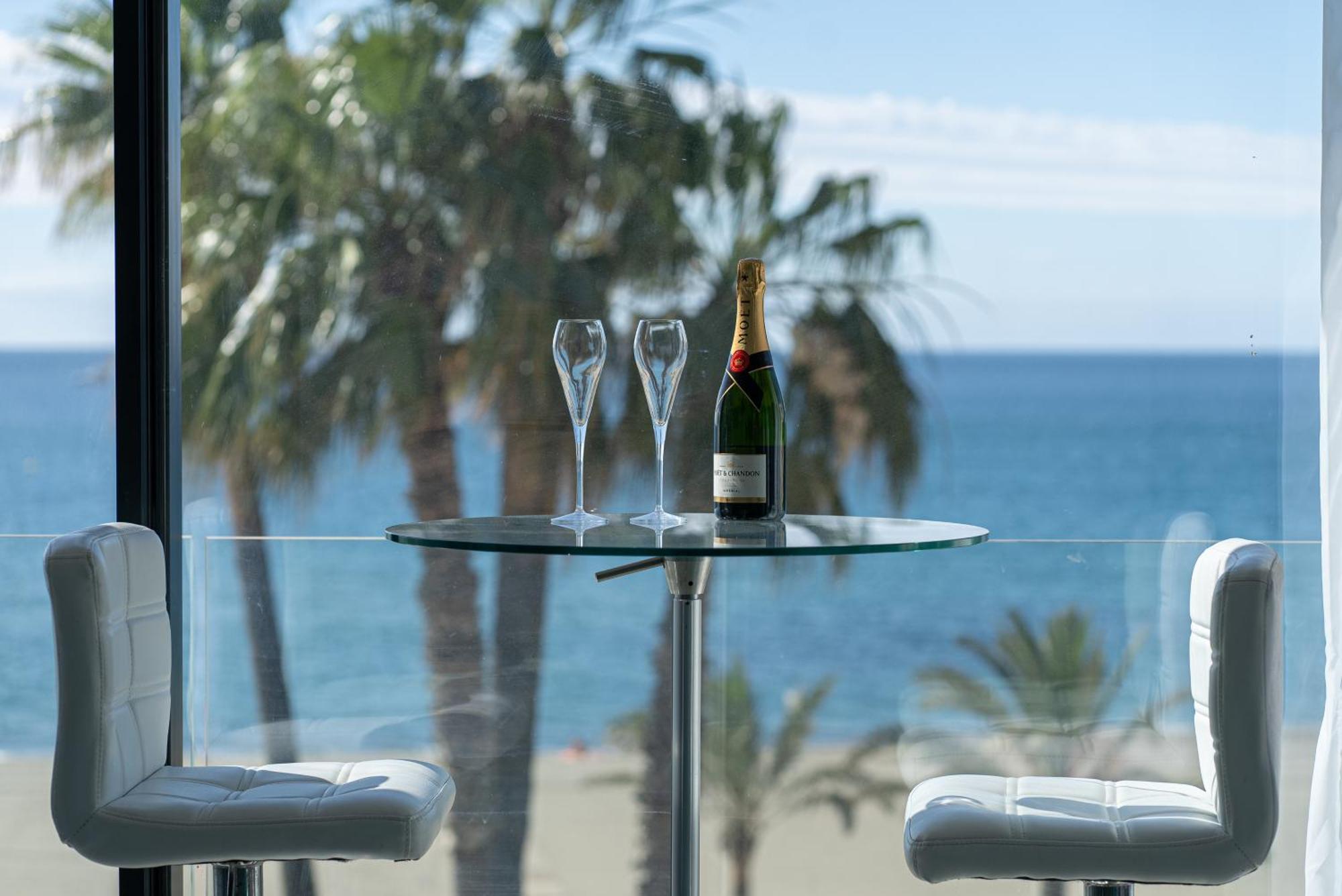 La Viu Estepona Exterior foto