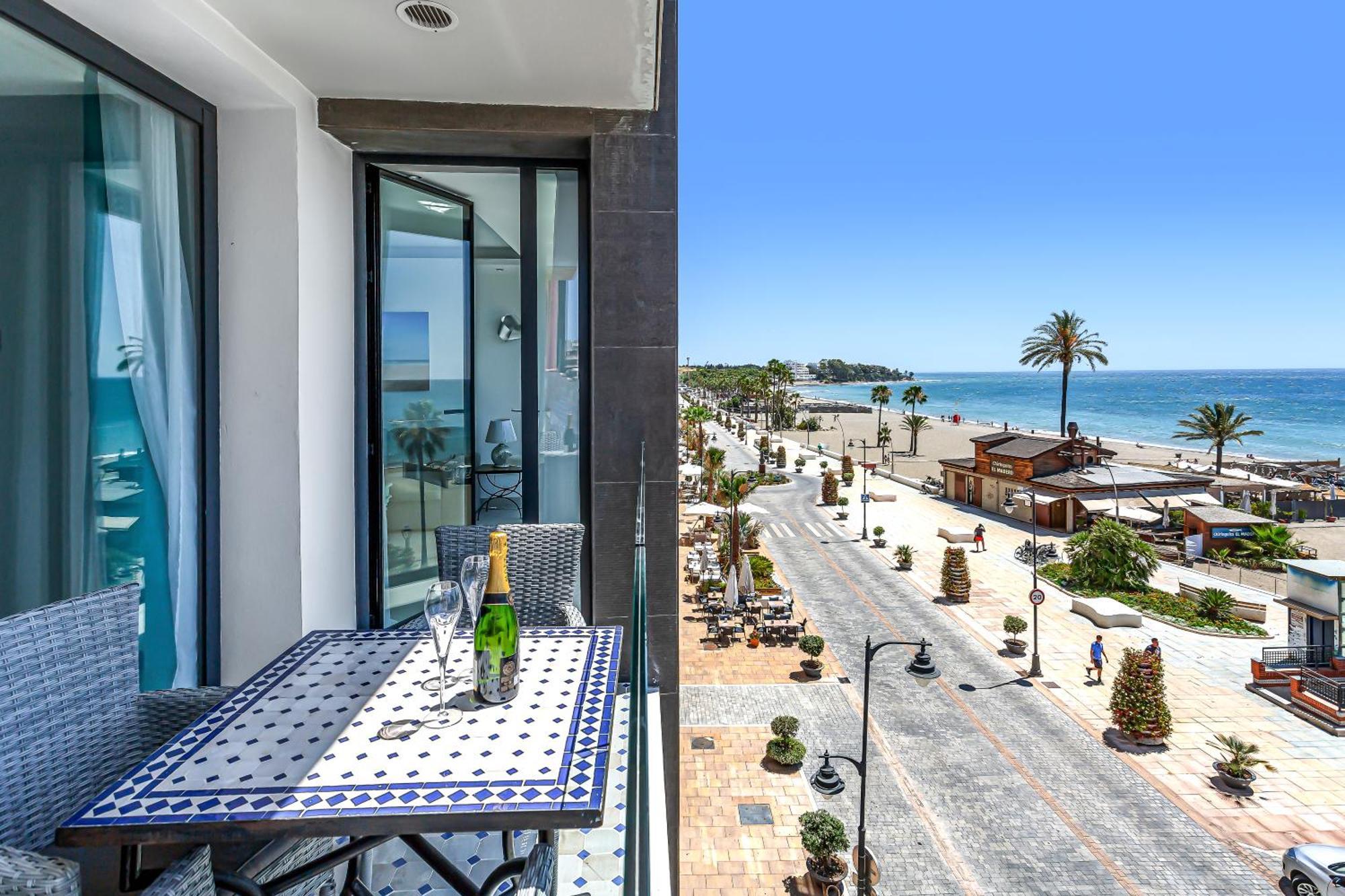 La Viu Estepona Exterior foto